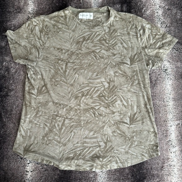 Abercrombie & Fitch Green Palm Print Short Sleeved T-Shirt - Picture 1 of 5